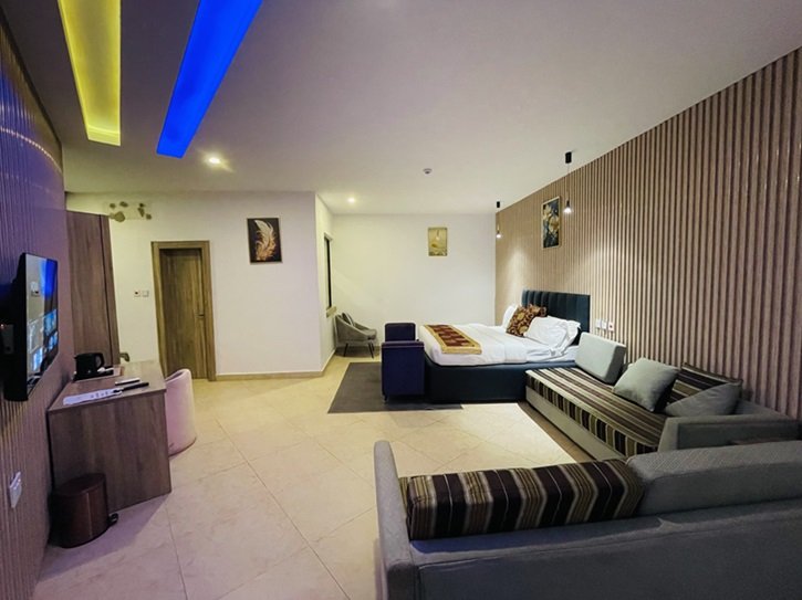 Standard Suites